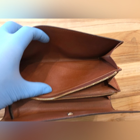 LOUIS VUITTON WALLET - Picture 12 of 16